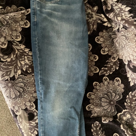 Some jeans I bought awhile ago - Picture 3 of 4